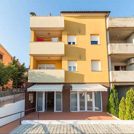 Apartments Hana Пула Екстер'єр фото
